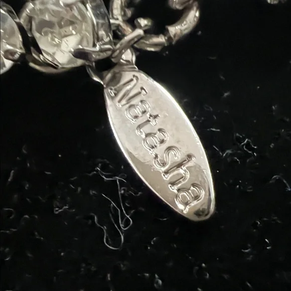 NATASHA ELEGANT SILVER DIAMOND CLUSTER ELEGANT NECKLACE. - Picture 5 of 8